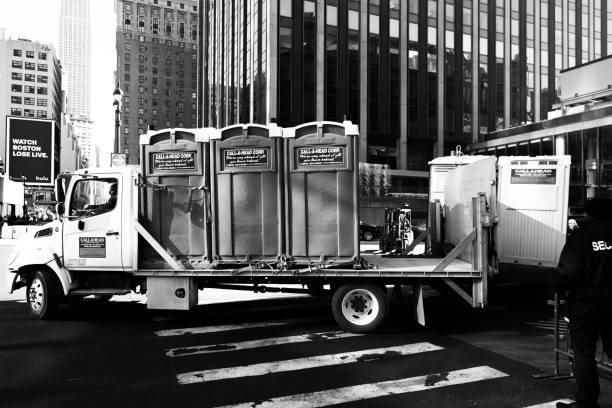 Best Porta potty delivery and setup  in Lisle, IL